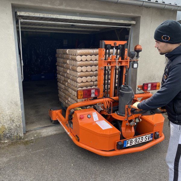 Tages-Briketts aus Holz – Paletteneinheit mit 104 Paketen (9 – 65 kg), Produktansicht 2